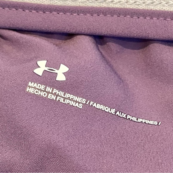 Swing away stylish shorts for the course - Picture 2 of 4